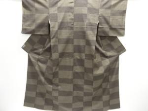 未使用品　変わり市松模様織り出し本場結城紬100亀甲着物(石下)